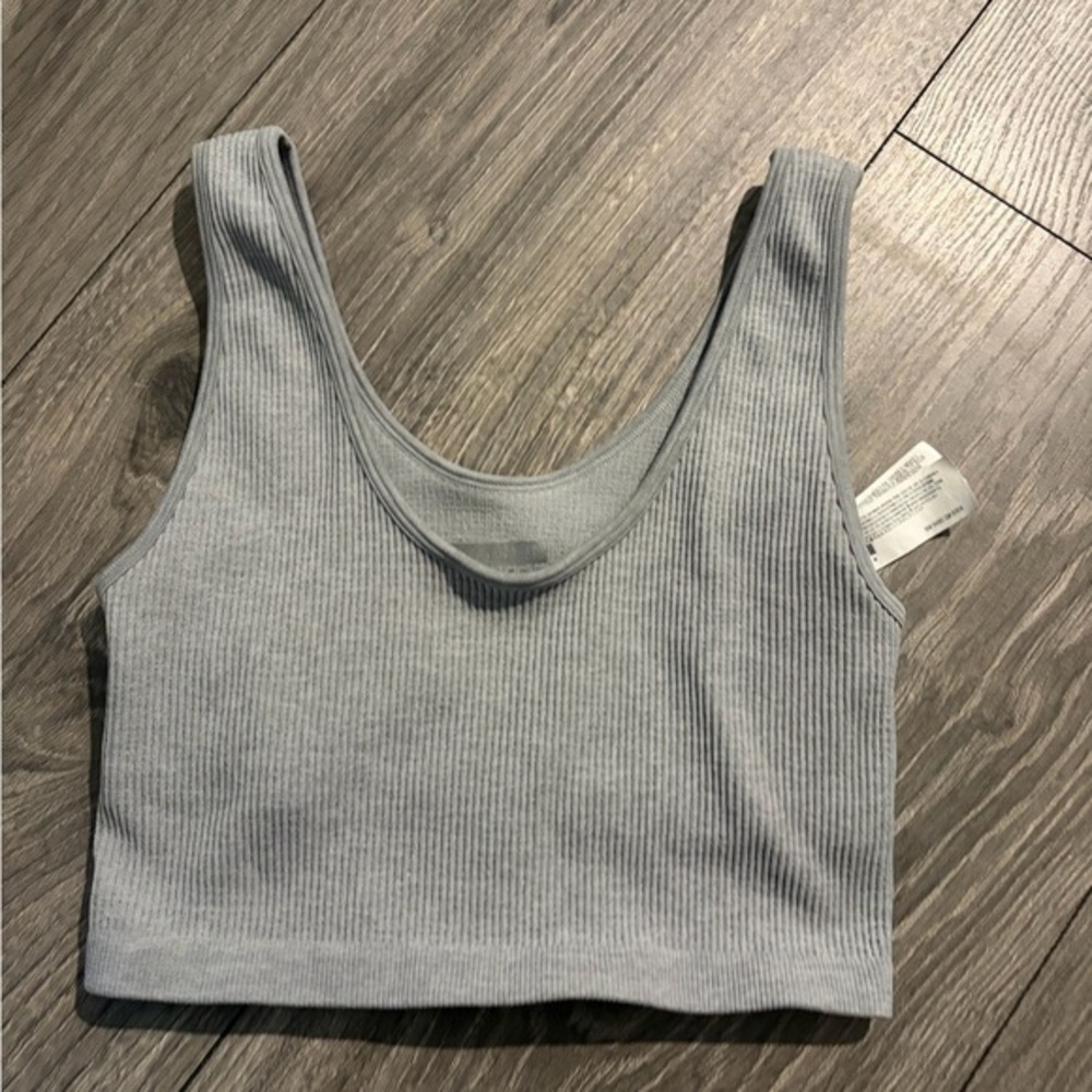 Forever 21 Gray Ribbed Tank Top Size M